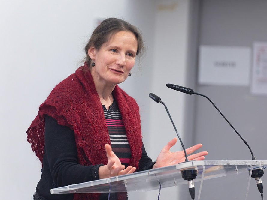 <strong>Intervention de M<sup class="typo_exposants">me</sup> Emilia ROBIN</strong> • photo : Rémy SALAÜN <small>© IPMF</small>