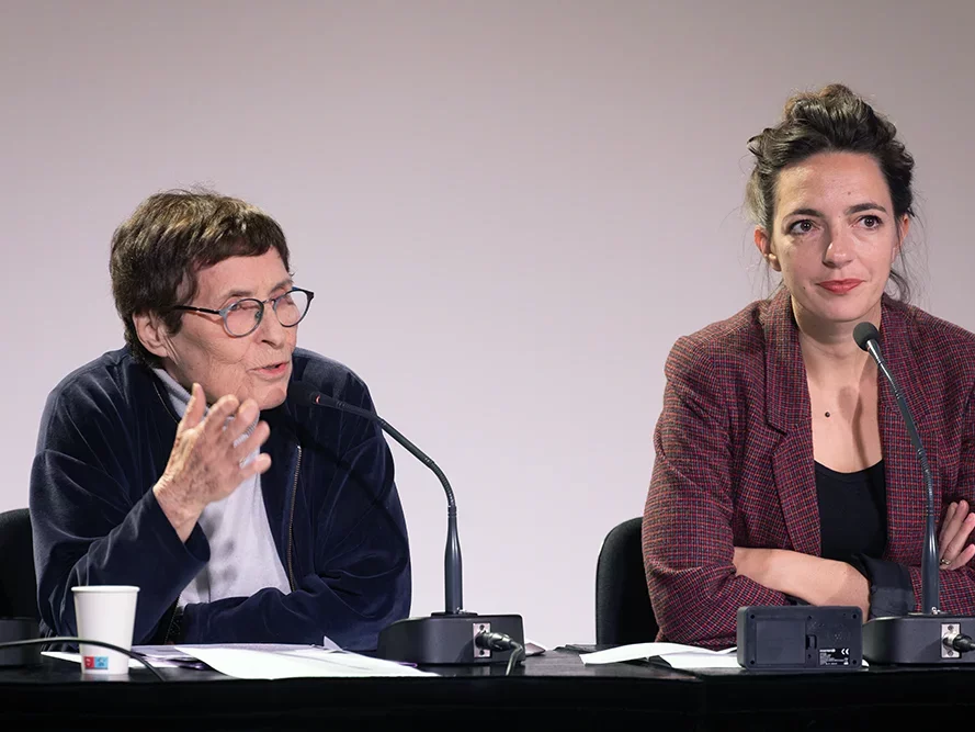 <strong>Témoignages : M<sup class="typo_exposants">me</sup> Hélène Mouchard-Zay aux côtés de M<sup class="typo_exposants">me</sup> Sophie Andrieu</strong> &bull; photo : Rémy SALAÜN <small>© IPMF</small>